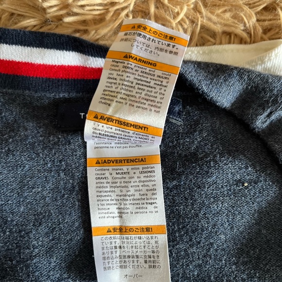 Tommy Hilfiger Men's Adaptive Cardigan with Magnetic Buttons - Picture 5 of 10